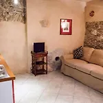 Domus Cusiana Complesso Vista E Piscina Daire