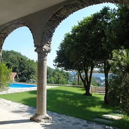 Domus Cusiana Complesso Vista E Piscina Apartamento