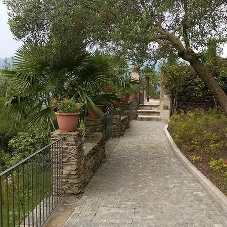 Domus Cusiana Complesso Vista E Piscina Apartamento *