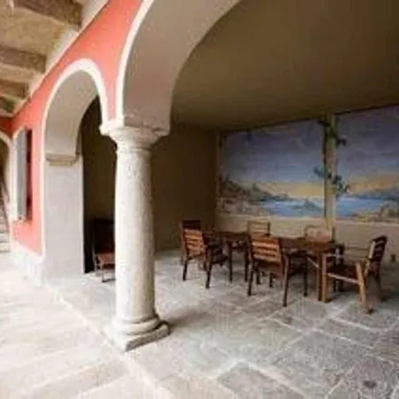 Domus Cusiana Complesso Vista E Piscina *