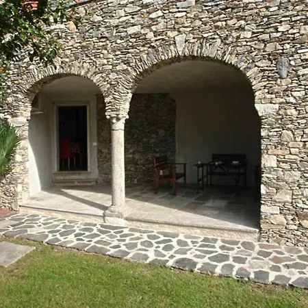 Domus Cusiana Complesso Vista E Piscina * Miasino