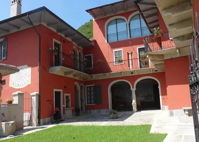 Domus Cusiana Complesso Vista E Piscina