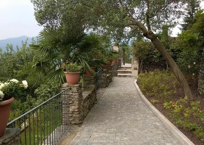 Domus Cusiana Complesso Vista E Piscina Apartamento *