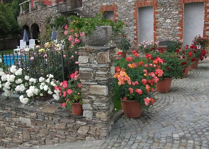 Domus Cusiana Complesso Vista E Piscina