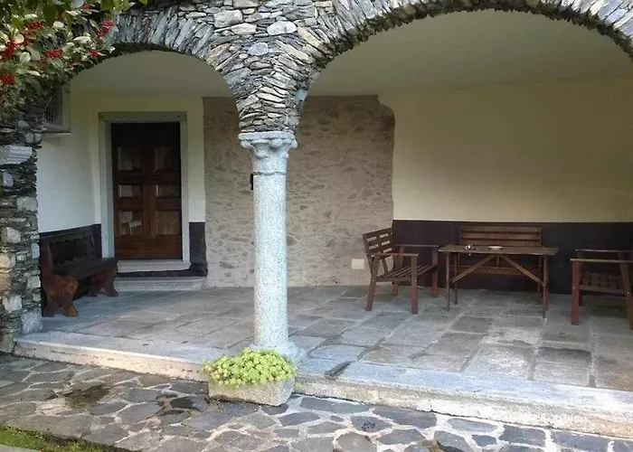 Domus Cusiana Complesso Vista E Piscina Apartamento *